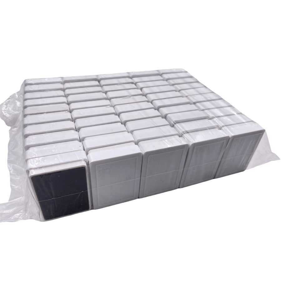 CAJA DE PLÁSTICO BLANCO CON ESPONJA NEGRA PARA JUEGO DE 5X6.8X2 CM PAQUETE CON 50 PZS