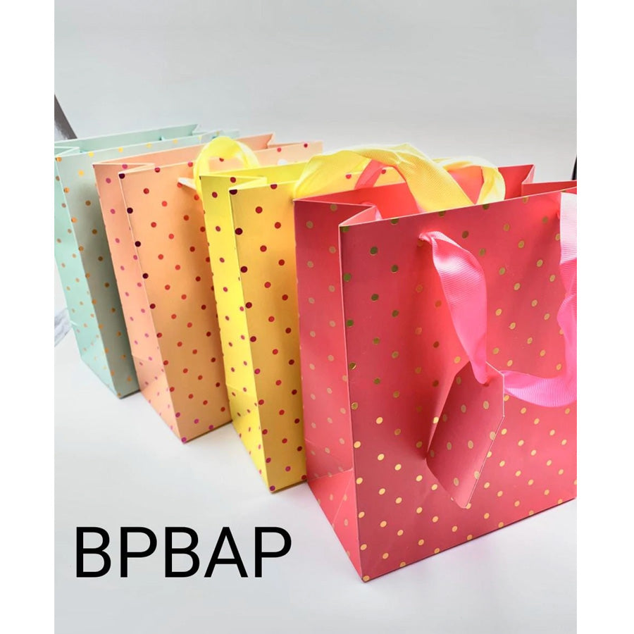 BOLSA DE PAPEL BOLEADA CON ASA DE 17.5X23X10 CM